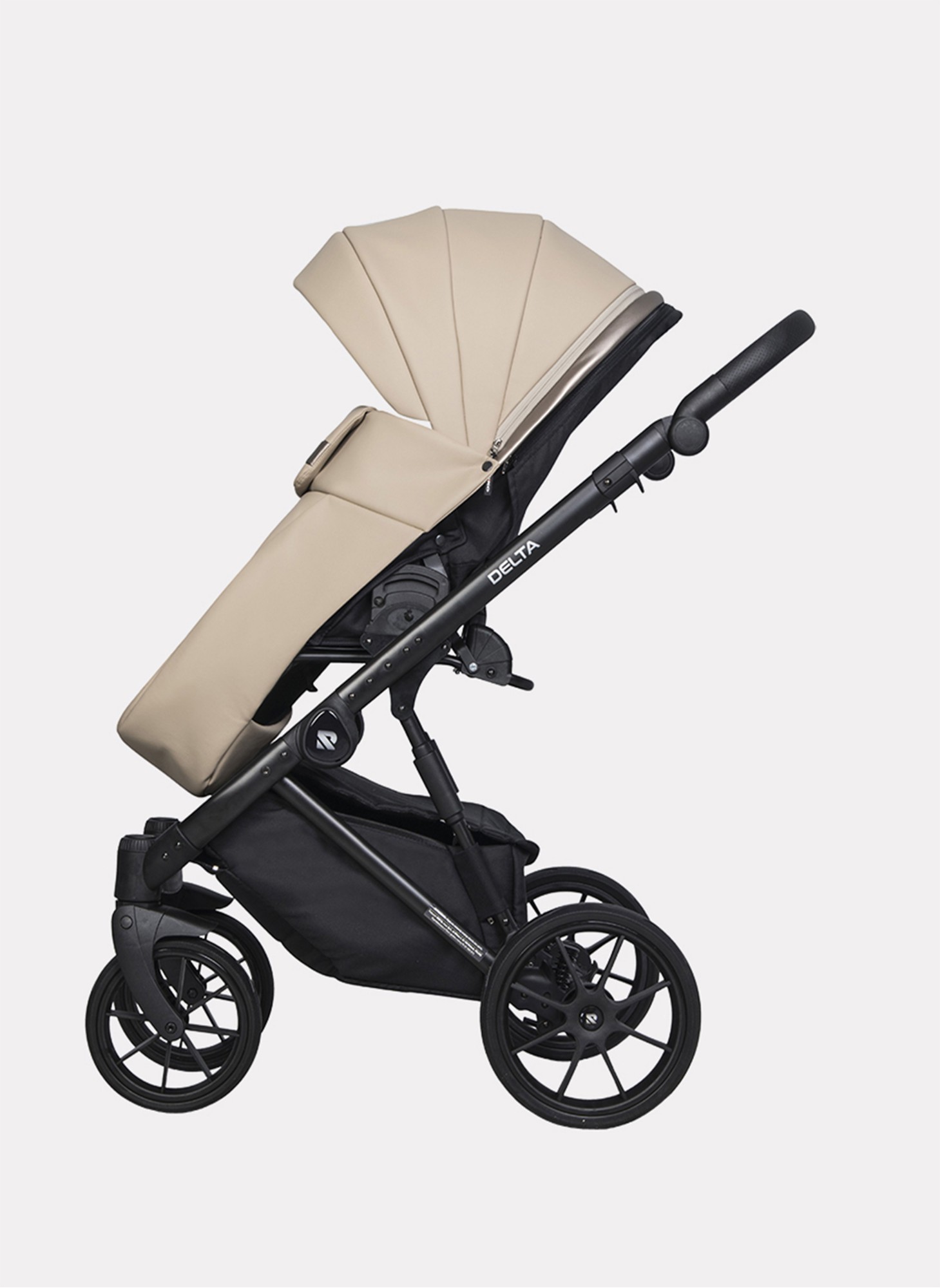 Детская коляска 2 в 1 Riko Basic Delta Ecco из экокожи, с поворотными передними колесами | Реверсивный прогулочный блок | Колеса из вспененной резины | Цвет - бежевый