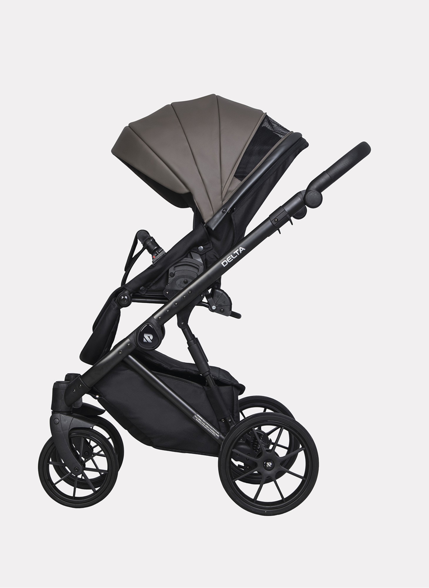 Детская коляска 2 в 1 Riko Basic Delta Ecco из экокожи, с поворотными передними колесами | Реверсивный прогулочный блок | Колеса из вспененной резины | Цвет - коричневый