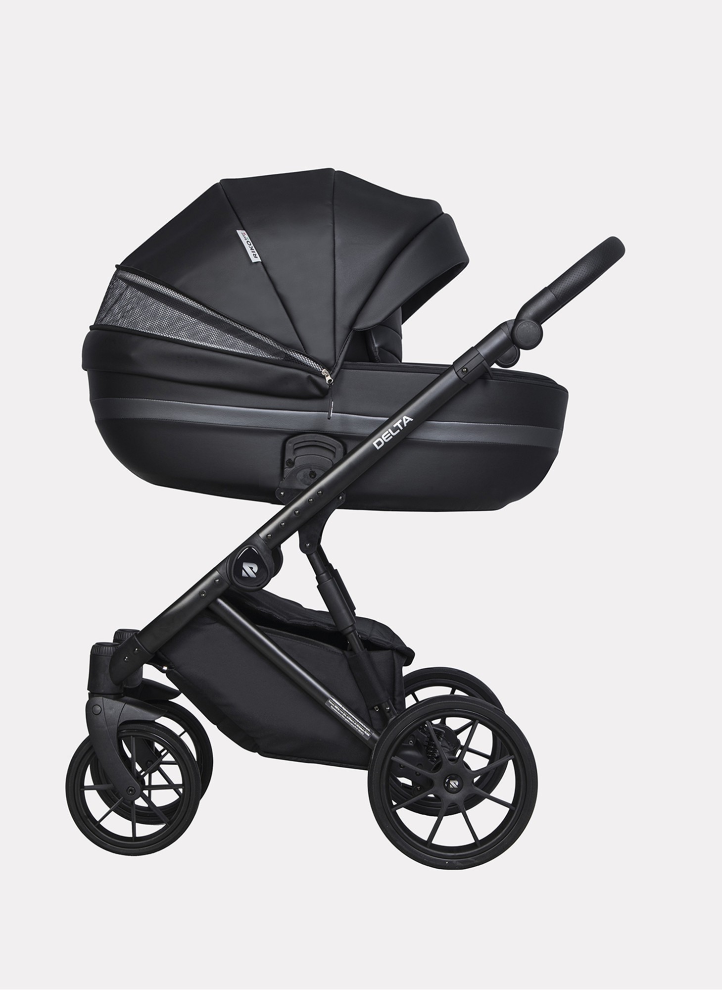 Детская коляска 2 в 1 Riko Basic Delta Ecco из экокожи, с поворотными передними колесами | Реверсивный прогулочный блок | Колеса из вспененной резины | Цвет - черный