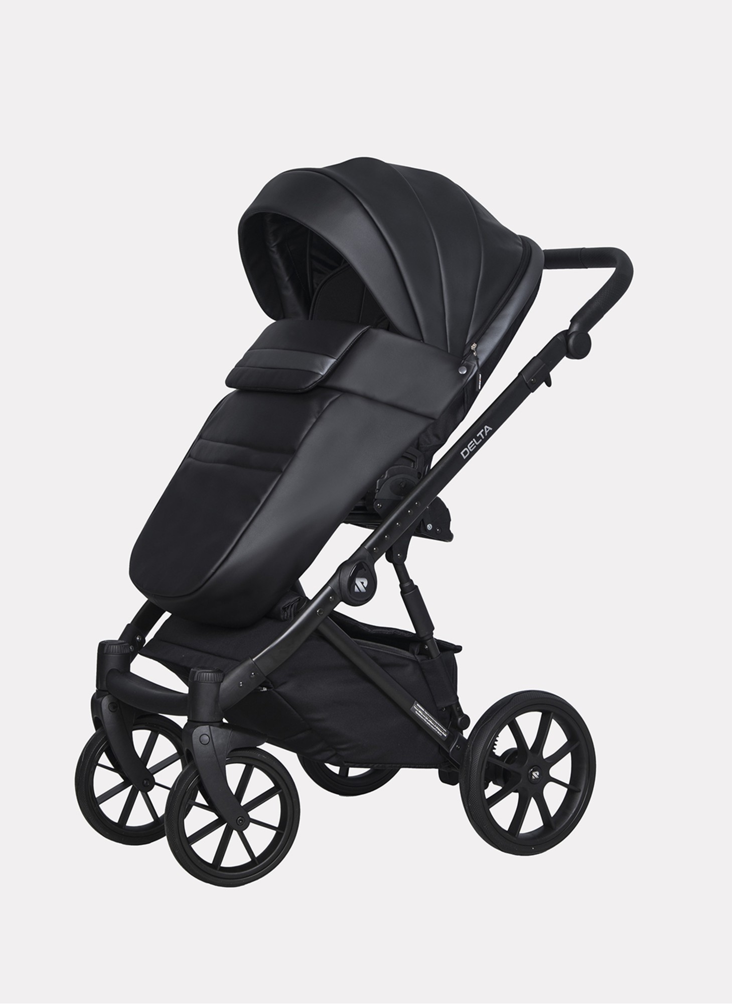 Детская коляска 2 в 1 Riko Basic Delta Ecco из экокожи, с поворотными передними колесами | Реверсивный прогулочный блок | Колеса из вспененной резины | Цвет - черный