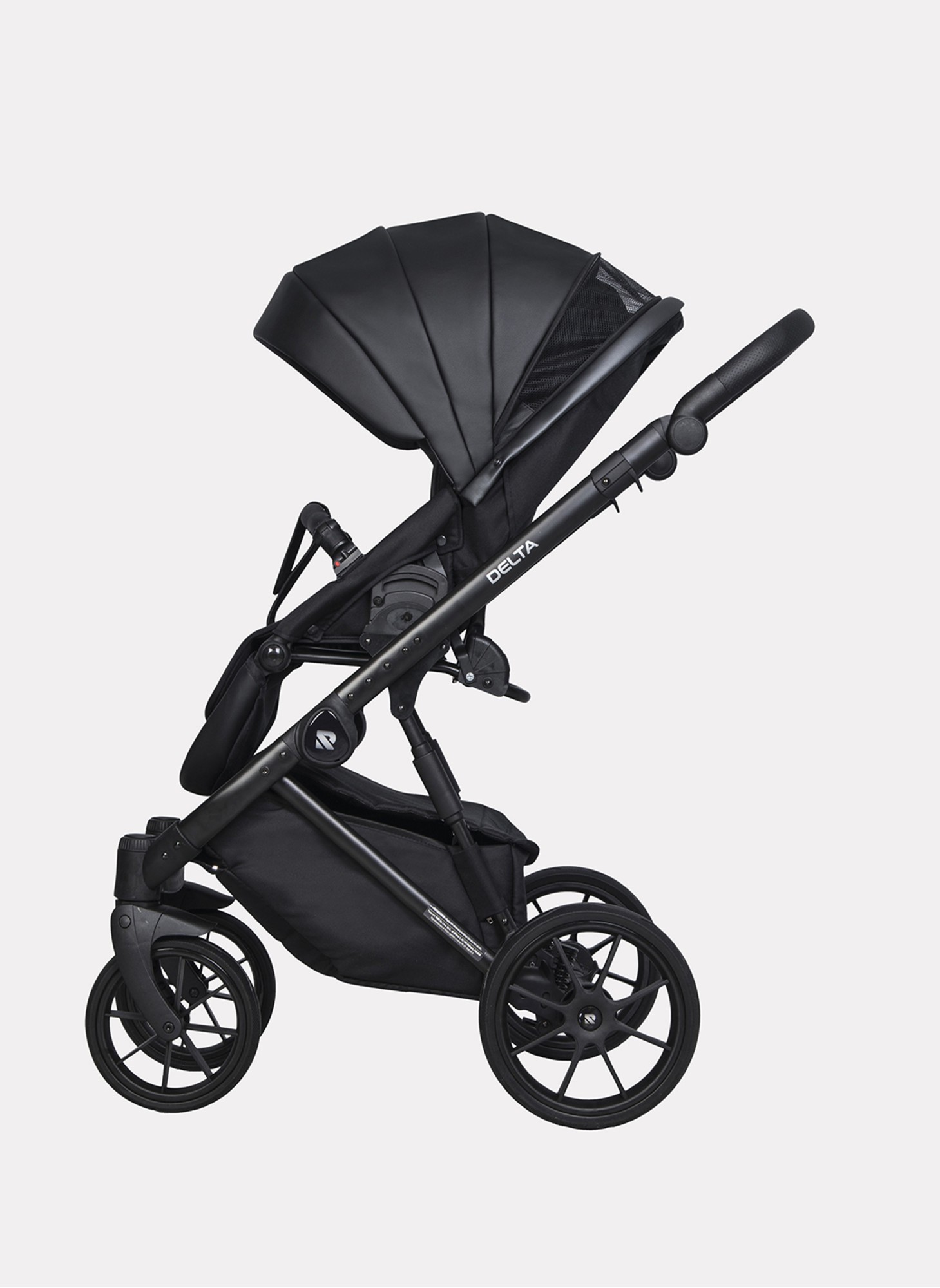 Детская коляска 2 в 1 Riko Basic Delta Ecco из экокожи, с поворотными передними колесами | Реверсивный прогулочный блок | Колеса из вспененной резины | Цвет - черный