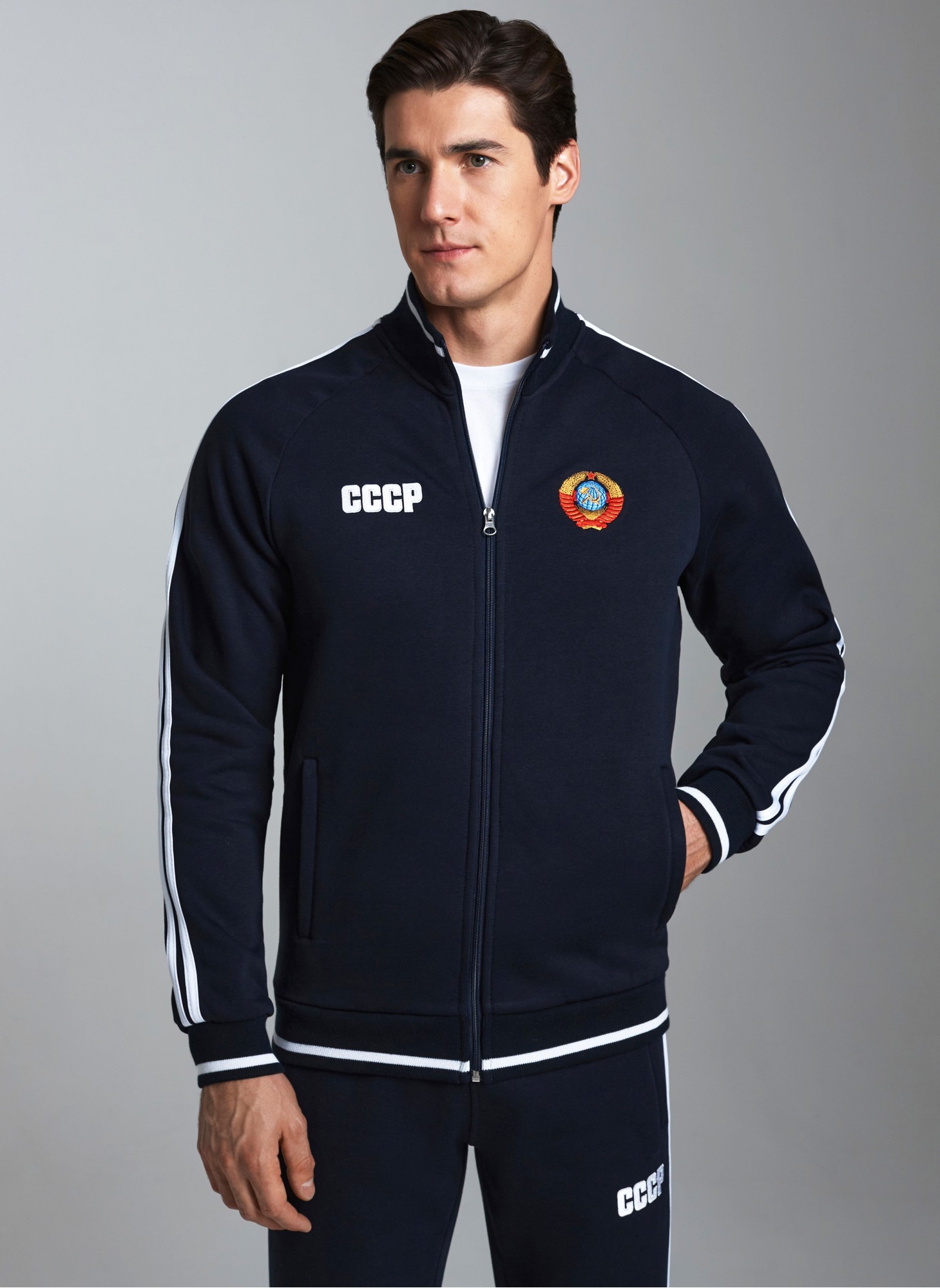 Спортивный костюм СССР мужской RUSTEAM с начесом, цвет - синий, герб СССР на груди, надпись СССР - на груди, на спине и на брюках, белые лампасы