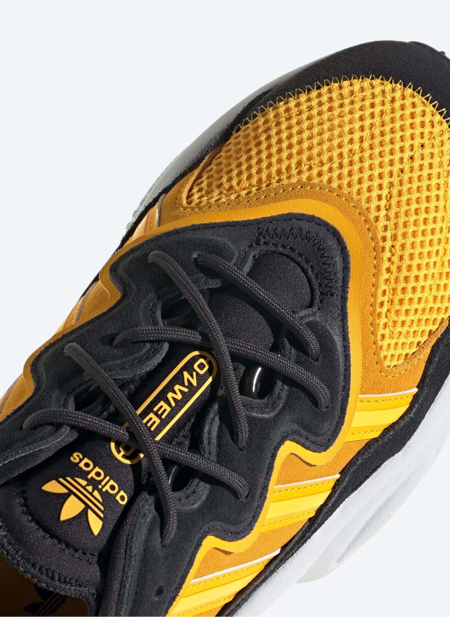 Adidas Originals Ozweego | Цвет - черный и желтый | Артикул - IF5847