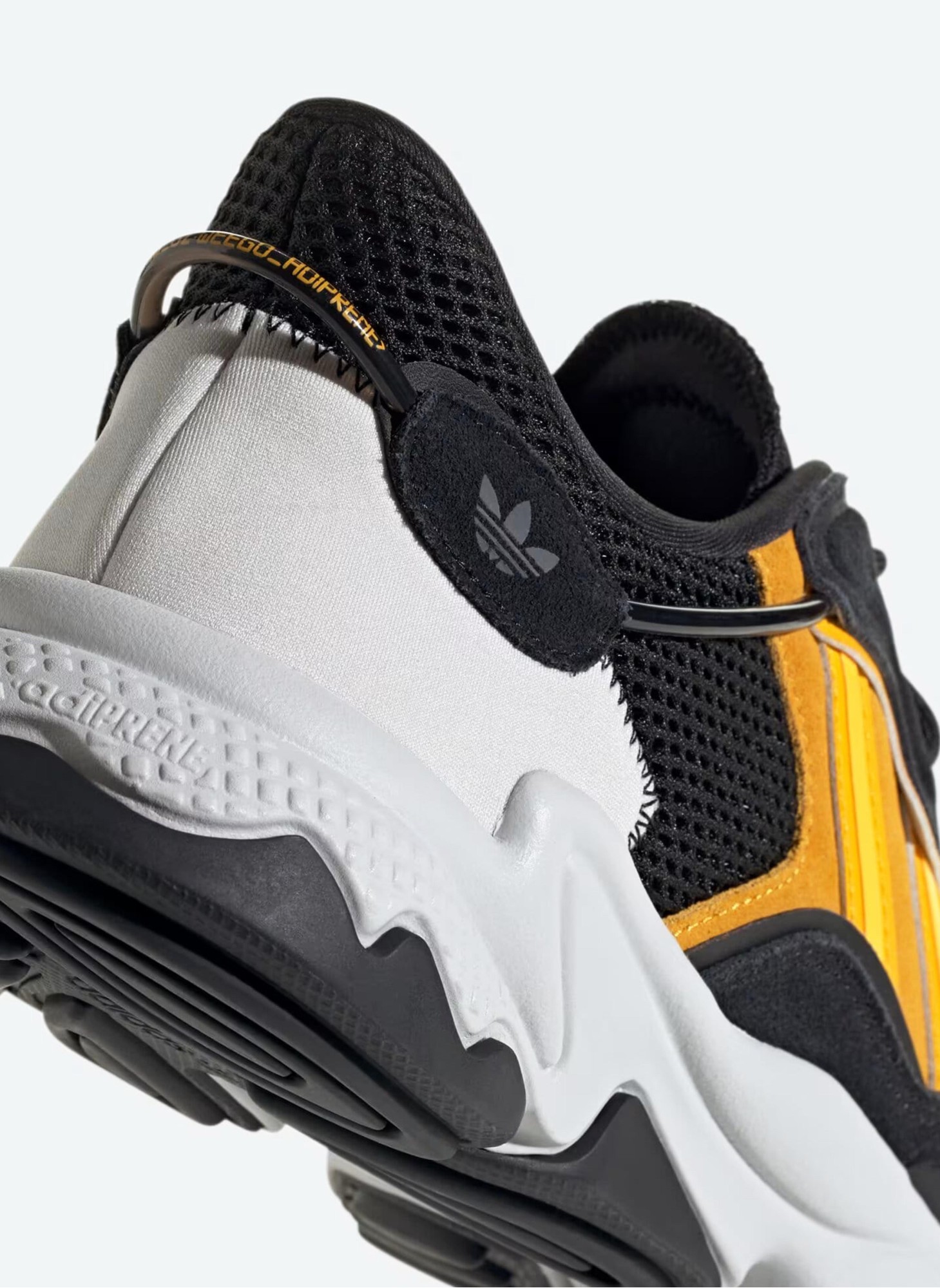 Adidas Originals Ozweego | Цвет - черный и желтый | Артикул - IF5847