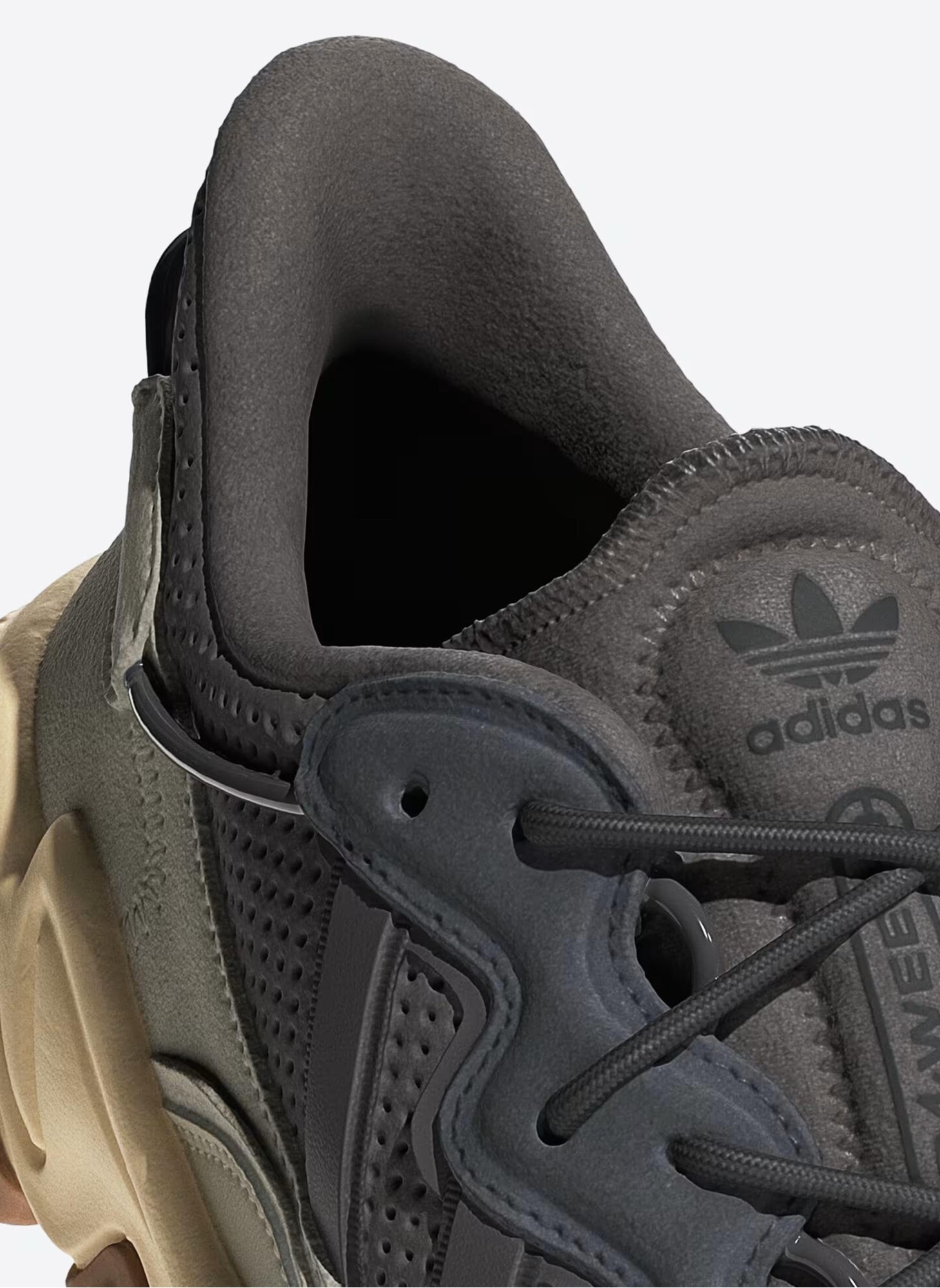 Adidas Originals Ozweego | Цвет - серый, бежевый | Артикул IF8577