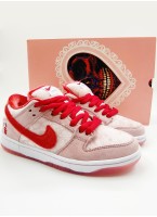 Кроссовки NIKE Strangelove X Dunk Low SB Valentine'S Day Special Box