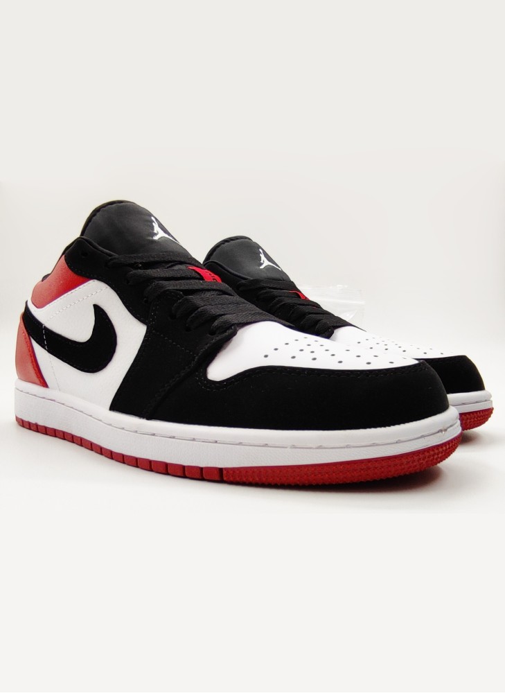 Кроссовки NIKE Air Jordan 1 Retro Low OG GS Black Toe