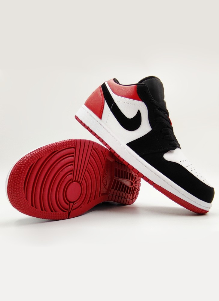 Кроссовки NIKE Air Jordan 1 Retro Low OG GS Black Toe