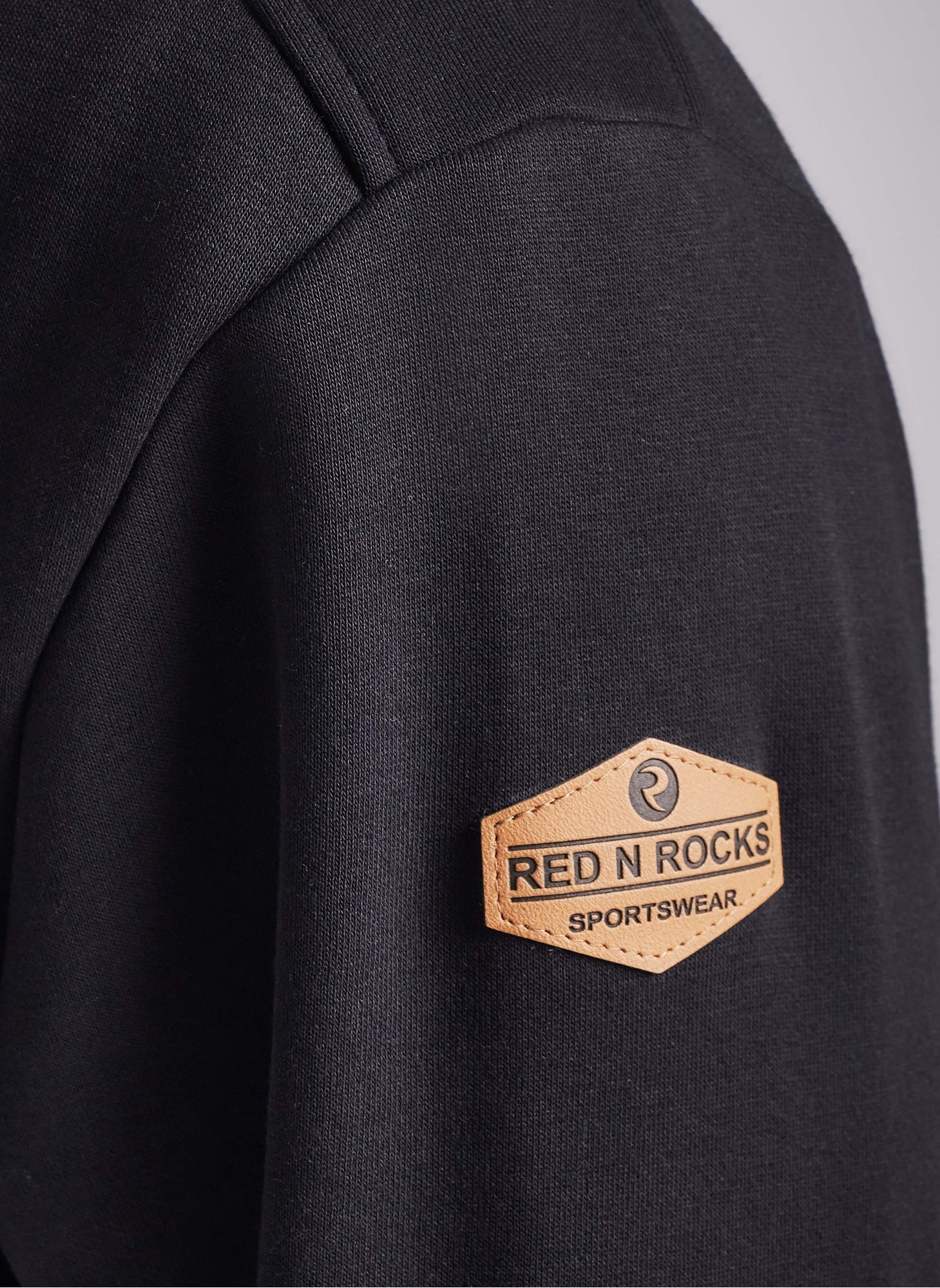 Толстовка с капюшоном мужская на молнии RED-N-ROCK'S | Из футера с начесом | Черного цвета | Карманы на молнии